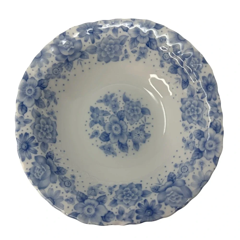 Vintage Japanese Blue White Floral Porcelain 4 Pc Set 2 Plates 2 Bowls